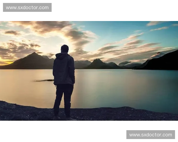 克制流浪的英雄如何在孤独与使命中找寻自我与希望